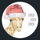 Adesivo Redondo Giraffe Christmas Hat HO HO HO<br><div class="desc">Vestido de Natal bonito com uma girafa engraçada num chapéu vermelho de Papai Noel. Texto diz: "Ho,  Ho,  Ho"</div>