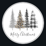 Adesivo Redondo Glam Black e White Christmas<br><div class="desc">Adicione um toque de tendência à sua embalagem de férias com este adesivo com uma mistura de árvores de Natal de leopardo e xadrez de búfalos entre as verdes cinzas modernas. Perfeito para selar cartões de Natal, decorar plástico de presentes ou favores de festas de Natal. Uma na moda de...</div>