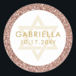 Adesivo Redondo Glitter Cor-de-Rosa Dourada e Bat Dourado Mitzvah<br><div class="desc">Glitter rosa de ouro quico e moderno e personalização dourada com um adesivo Star de David projetado para convites Bat Mitzvah e etiquetas de favor,  com nome e data de festa. Papel de coordenação e decoração disponível nas Coleções de Largura Rosa Dourada com Rosa de Grama de Papel.</div>