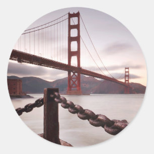 Adesivo Redondo Golden gate bridge contra montanhas