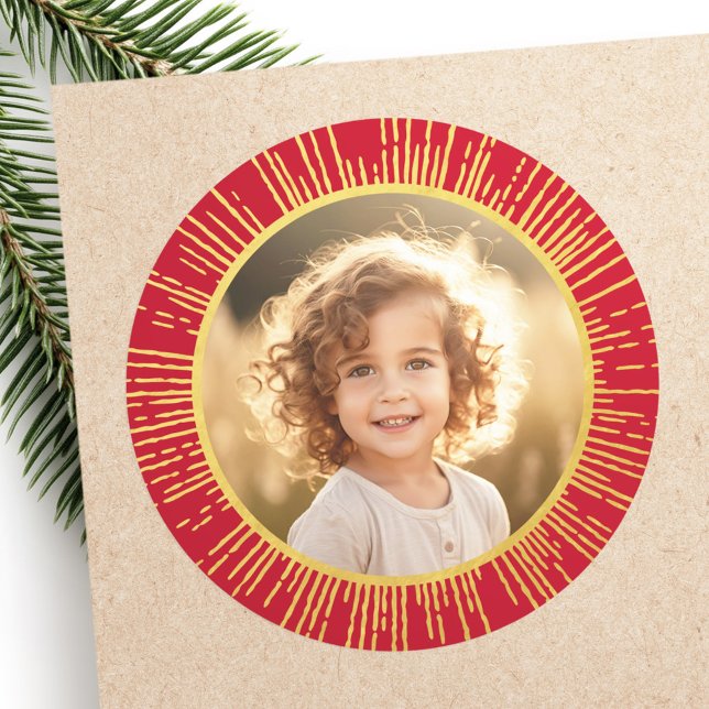 Adesivo Redondo Gradiente dourado explosão de sol foto Natal verme (Golden gradient sunburst photo Christmas red Classic Round Sticker)