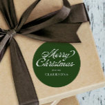 Adesivo Redondo Green Vintage Script Moderno Feliz Natal<br><div class="desc">Green Vintage Script Modern Merry Christmas Classic Round Sticker é a adição perfeita aos presentes de Natal deste ano,  com o vintage styled script e seu nome.</div>