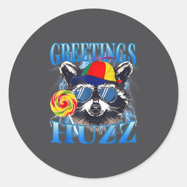 Adesivo Redondo Greetings Huzz Raccoon Meme Chaos Humor Vibes  (Frente)