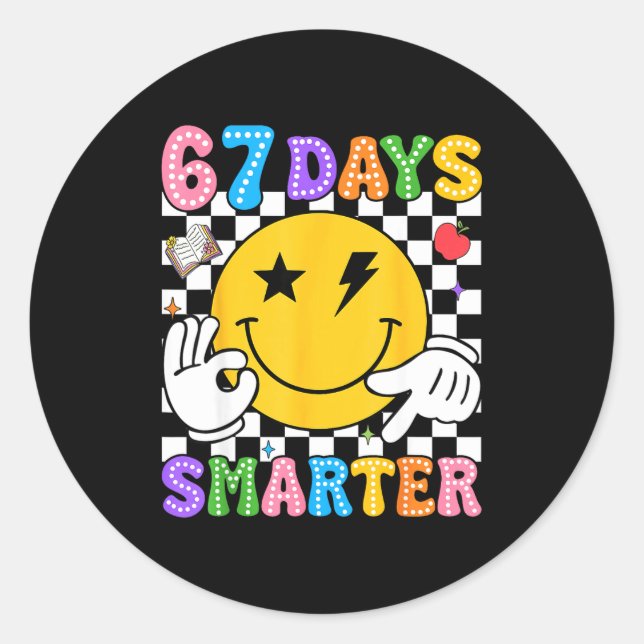 Adesivo Redondo Groovy 67th Day Of School Shirt 67 Days Smarter Te (Frente)