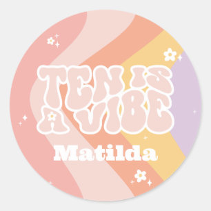 Adesivo Redondo groovy arco-íris dez é uma margarida retrô legal d