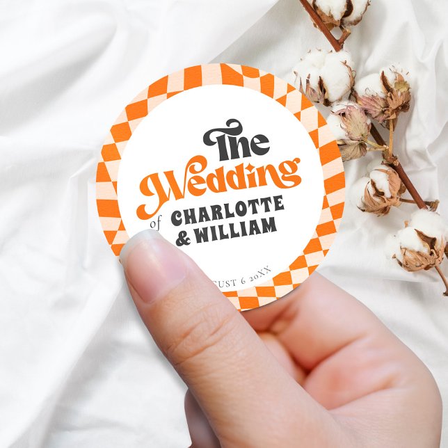 Adesivo Redondo Groovy Orange Checkered Modern Retro Casamento (Criador carregado)