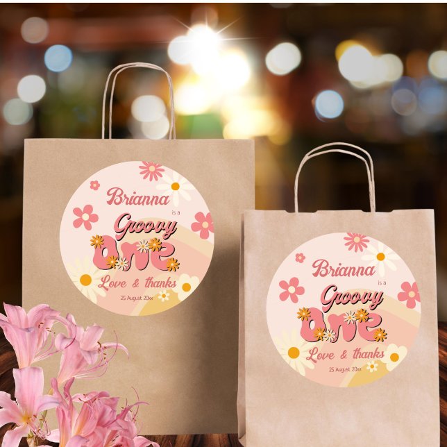 Adesivo Redondo Groovy um favor de primeiro aniversario de margari (Groovy one retro daisy 1st birthday thank you favor sticker personalized printed favor stickers)