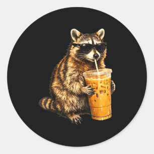 Adesivo Redondo Guaxinim engraçado bebendo café gelado meme de ani