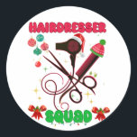 Adesivo Redondo Hairdresser Christmas Squad Hair Salon Engraçado<br><div class="desc">Surpreenda seus clientes com esta bela roupa. Combine com seus colegas de trabalho e divirta-se neste Natal.</div>