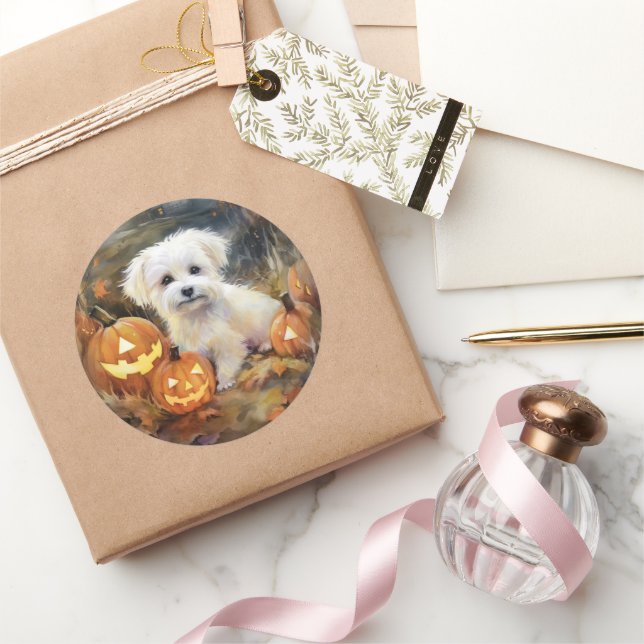 Adesivo Redondo Halloween Coton De Tulear Com Pumpkins Assustado (Presentear)