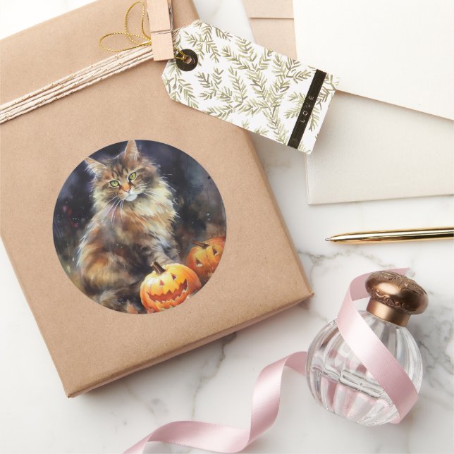 Adesivo Redondo Halloween Maine Coon Cat Com Pumpkins Assustado (Presentear)