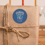 Adesivo Redondo Hanukkah Love & Light Floral Menorah<br><div class="desc">Chanucá,  amor e adesivos Florais Claros de Menorah. Personalize o texto personalizado acima. Você pode encontrar itens de coordenação adicionais na nossa coleção "Floral Hanukkah Menorah e Dreidel".</div>
