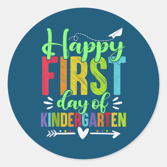 Adesivo Redondo Happy First Day Of Kindergarten Funny Teacher (Frente)