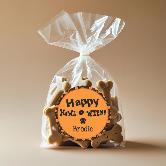 Adesivo Redondo Happy Howl-O-Ween Personalized Dog Halloween (Personalized Happy Howloween stickers for Halloween dog treats or favor bags.)