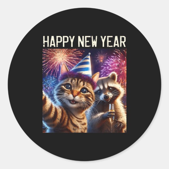 Adesivo Redondo Happy New Year 2026 Cute Cat Raccoon Celebration  (Frente)