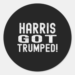 Adesivo Redondo Harris Foi Preso Kamala Broke Trump 2024
