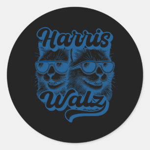 Adesivo Redondo Harris Tim WAlzheimer Waltz 2024 Gato Retro Engraç