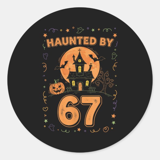 Adesivo Redondo Haunted By 67 Funny Halloween  (Frente)