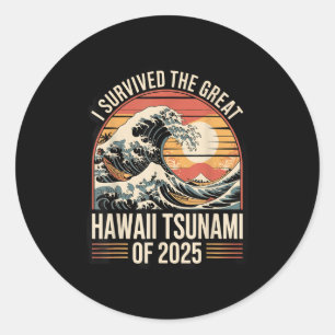 Adesivo Redondo Hawaii Tsunami 2025 I Sobreviveu Wave Retro