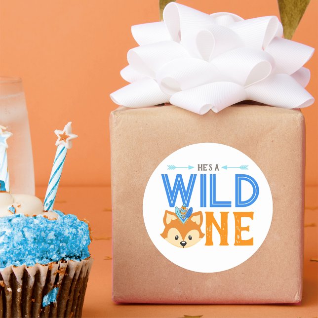 Adesivo Redondo He's a Wild One Woodland Fox 1st Birthday Stickers (He's a Wild One 1st Birthday Party Round Stickers. Available in 2 Sizes)