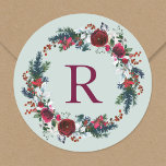 Adesivo Redondo Holiday Floral Christmas Wreath Monograma<br><div class="desc">Adesivos personalizados impressos personalizados com o seu monograma inicial ou outro texto personalizado em uma camada verde e burgundy de aquarela. Use as ferramentas de design para escolher qualquer cor de fundo, editar as fontes e cores do texto, adicionar suas próprias fotos e criar um tipo de selo de envelope...</div>