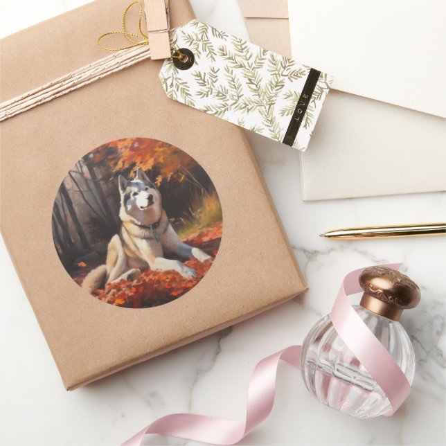 Adesivo Redondo Husky Siberiano nas Folhas do outono cai inspirado (Presentear)