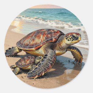 Adesivo Redondo Ilustração de Tartaruga Marinha e Bebê na Praia