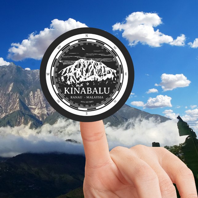 Adesivo Redondo Ilustração do Monte Kinabalu - Ranau Malásia Sabah (Mount Kinabalu Malaysia Sticker in Back with a white compass and mountain illustration)