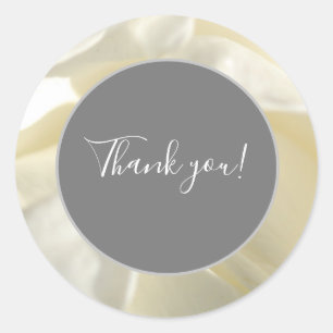 Adesivo Redondo Impressão de Petais Brancas