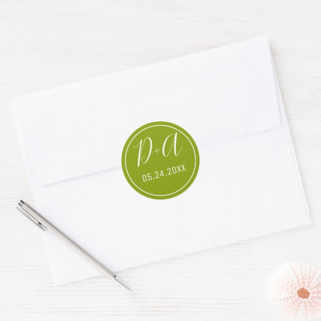 Adesivo Redondo Iniciais simples e elegantes, casamento verde (Envelope)