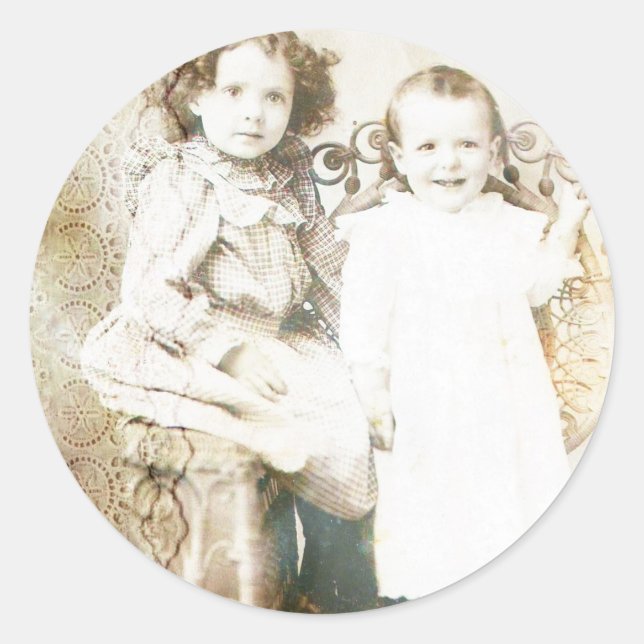 Adesivo Redondo Irmãs e rendas (Frente)