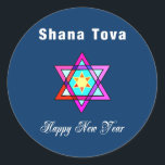 Adesivo Redondo Jewish Star Shana Tova<br><div class="desc">Shana Tova Jewish Star apresenta o estilo hebraico,  estrela de vidro manchada de David e saudação ensolarada por um Feliz ano novo.</div>