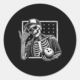 Adesivo Redondo Jogador de Boliche Skeleton Aniversário Halloween 