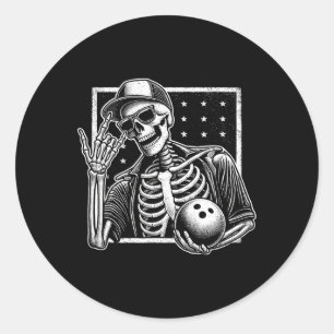 Adesivo Redondo Jogador de Boliche Skeleton Aniversário Halloween