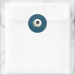 Adesivo Redondo Joy Blue Christmas Modern wreath Logo personalizad<br><div class="desc">Espalhe a alegria das férias com o adesivo "Joy" "Blue Christmas Modern Wreath Custom Logo Round". Este elegante adesivo redondo apresenta uma design de coroa moderna com uma mensagem alegre de "alegria" num tema azul na moda, perfeita para adicionar um toque festivo às suas embalagens ou presentes. Personalize com o...</div>