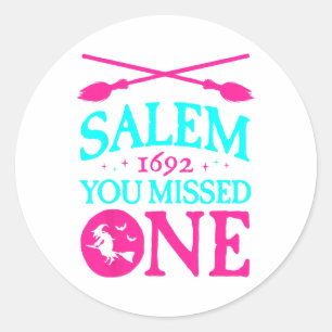 Adesivo Redondo Julgamentos De Bruxas De Salem 1692. Você Perdeu U