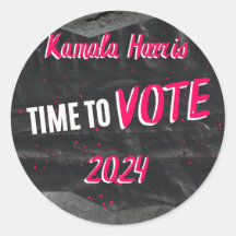 Kamala Harris Sticker. Escuro com fonte rosa.