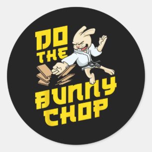 Adesivo Redondo Karate Chop Action Bunny Pun Artes Marciais Garoto