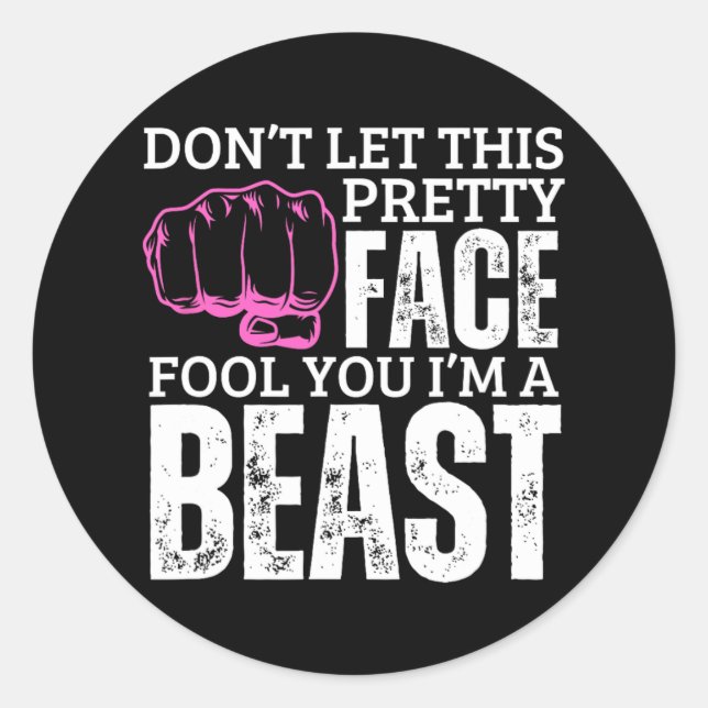 Adesivo Redondo Kenpo Karate Girl... sou uma besta Engraçada Ameri (Frente)