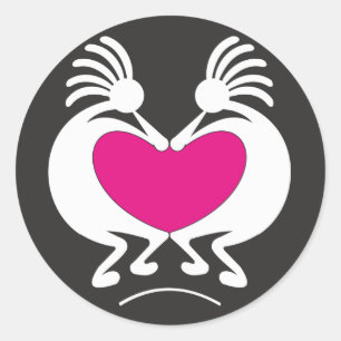 Adesivo Redondo Kokopelli com coração cor-de-rosa