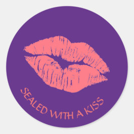Adesivo Redondo Lábios Rosa Fechados Com Beijo