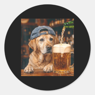 Adesivo Redondo Labrador Retriever Bebendo Cerveja Meme de Cachorr