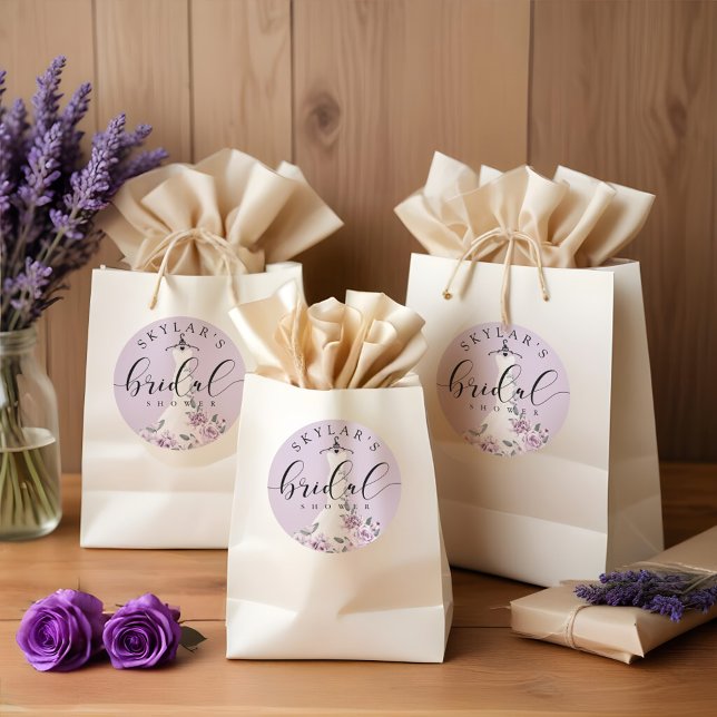 Adesivo Redondo Lavanda Florals Chá de panela de Vestido Branco (Lavender Florals White Wedding Dress Bridal Shower Classic Round Sticker)