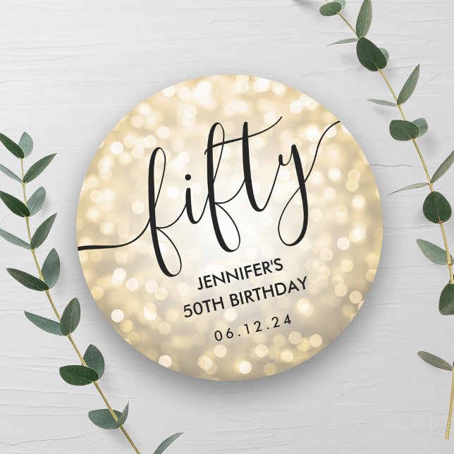 Adesivo Redondo Leitura Dourada de Script Moderno Luz 50º Aniversá (Modern Script Gold Glitter Lights 50th Birthday Classic Round Sticker)
