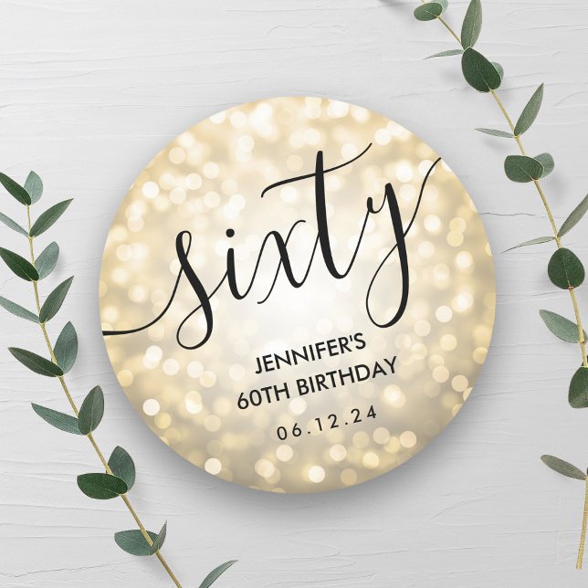 Adesivo Redondo Leitura Dourada de Script Moderno Luz 60. º Aniver (Modern Script Gold Glitter Lights 60th Birthday Classic Round Sticker)