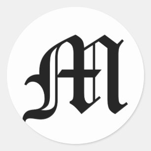 Adesivo Redondo Letra M Texto em Inglês Antigo em Fundo Branco