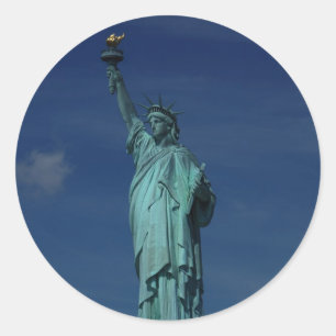 Adesivo Redondo Liberdade iluminando o mundo - Estátua da Liberdad