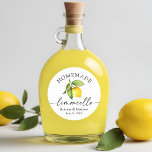 Adesivo Redondo Limão de Aquarela de Limoncello<br><div class="desc">Caligrafia Mínima Moderna,  mas Elegante,  com Manchas Aquoleiras,  Lemon e Greenerescente,  Casamento Limoncello,  Etiquetas de Garrafas</div>