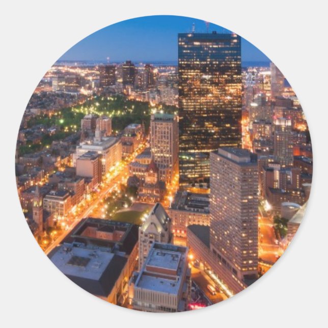 Adesivo Redondo Linha do horizonte de Boston ao anoitecer (Frente)