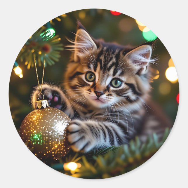 Adesivo Redondo Little Kitten on Christmas Tree   (Frente)